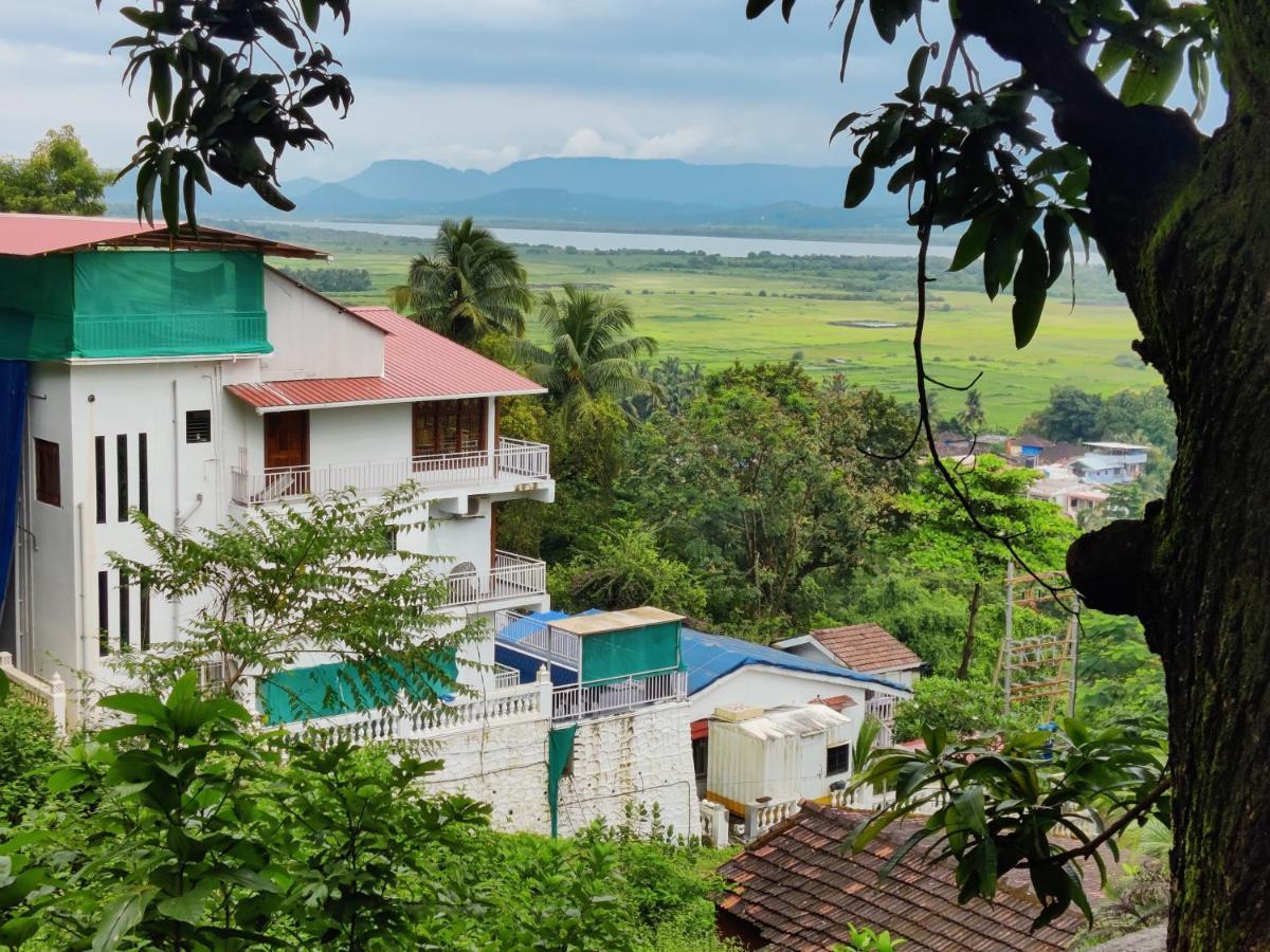 Whitehouse Homestay By Oxystays Hospitality Alībāg Exteriér fotografie