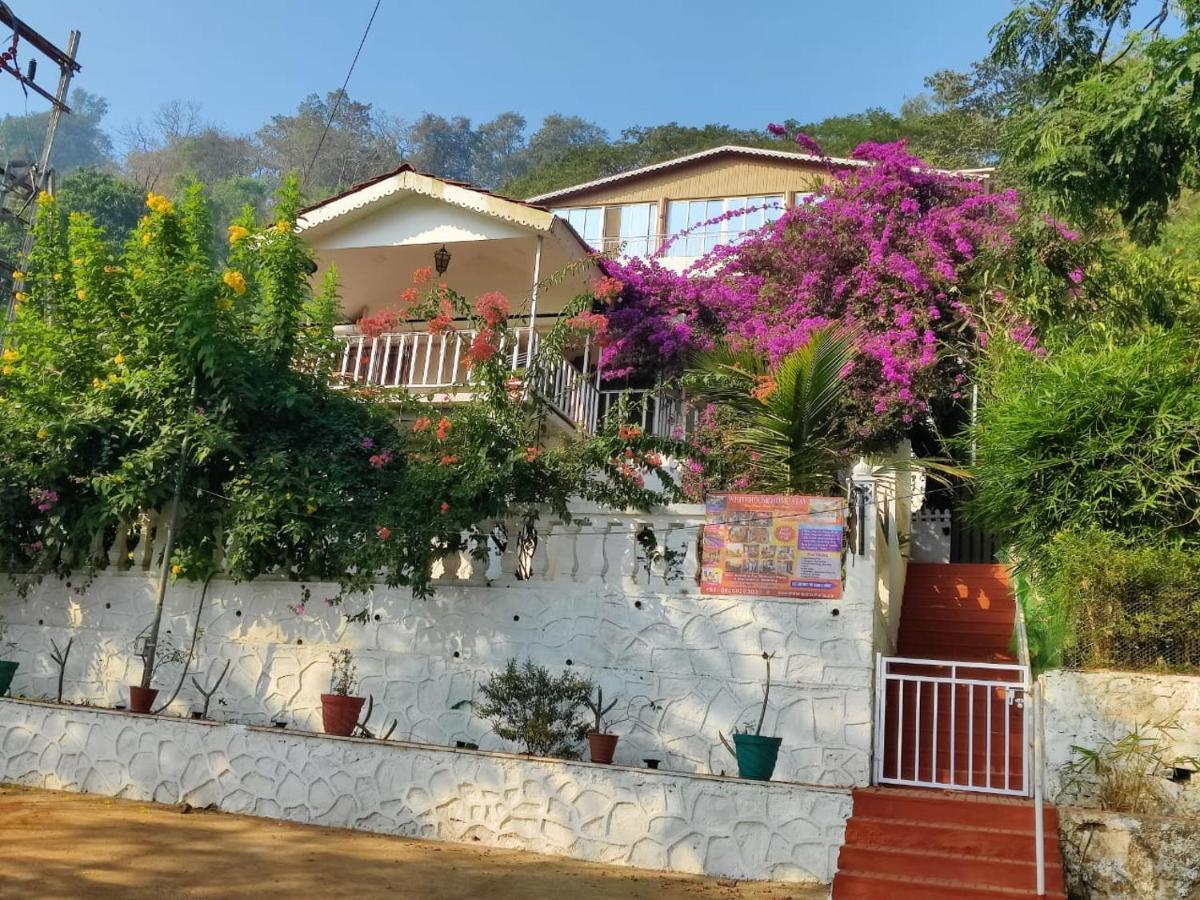 Whitehouse Homestay By Oxystays Hospitality Alībāg Exteriér fotografie