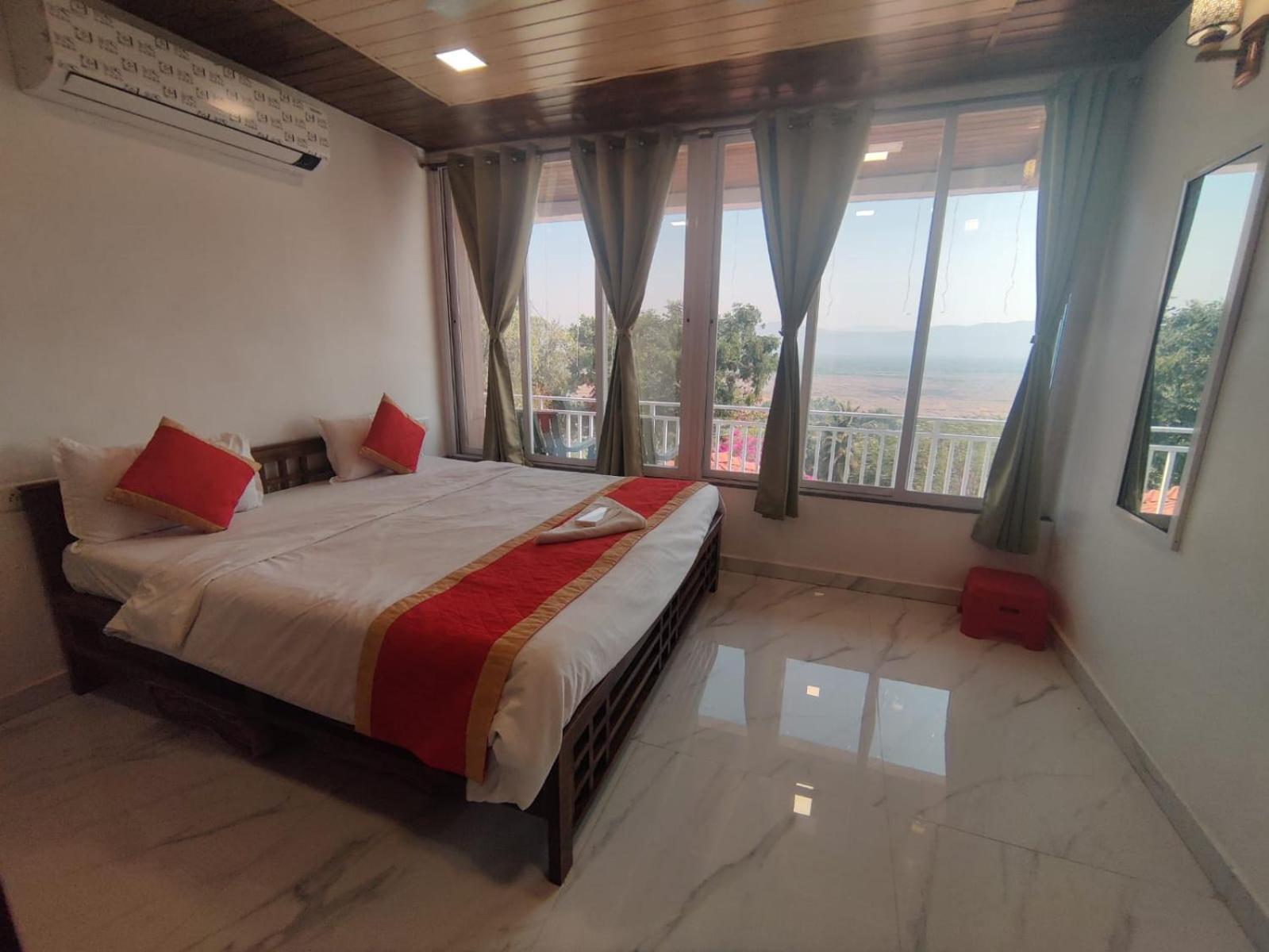Whitehouse Homestay By Oxystays Hospitality Alībāg Exteriér fotografie